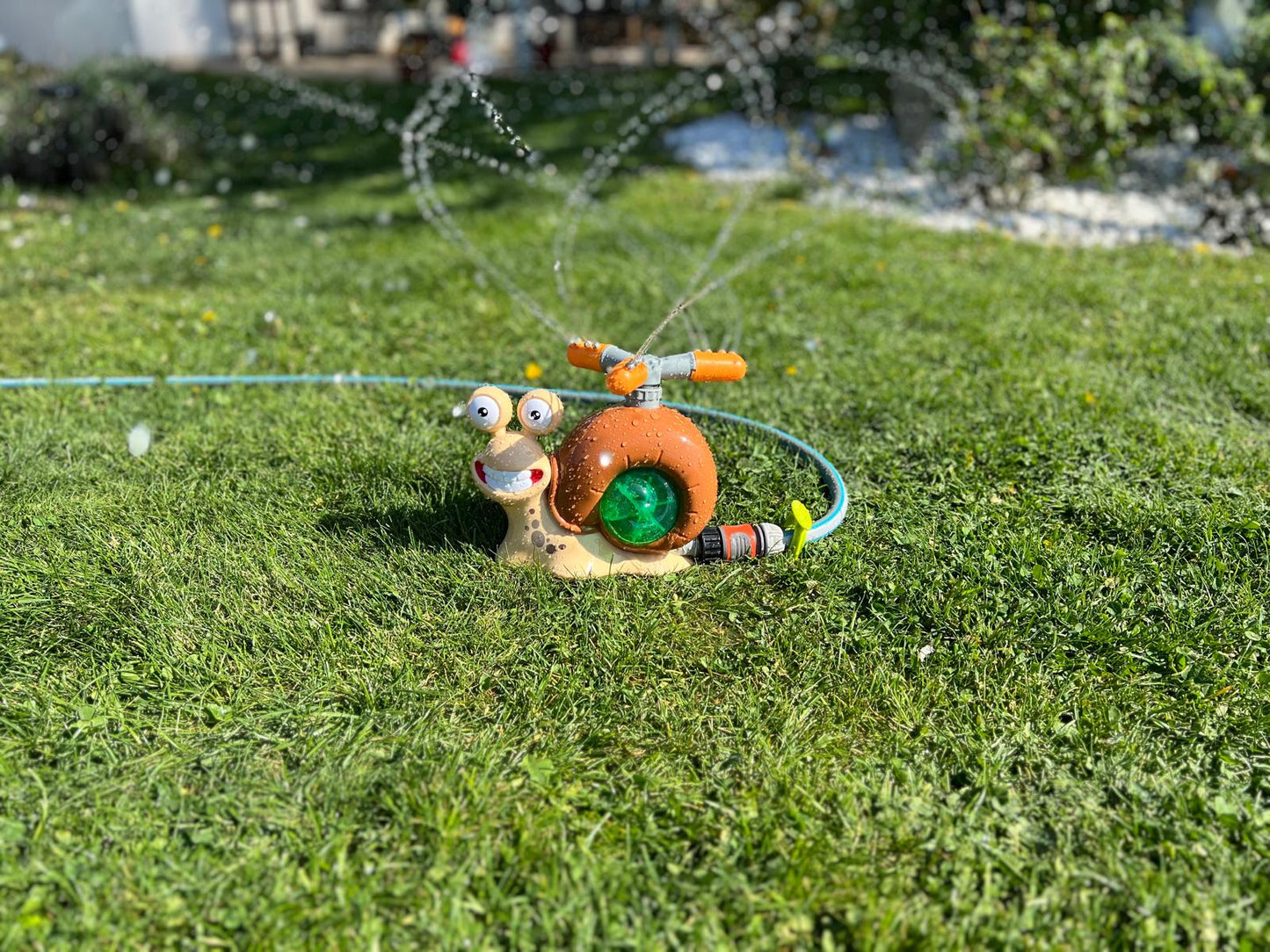 GartenGlubschi – der fröhliche Schnecken‑Sprinkler für heiße Sommertage