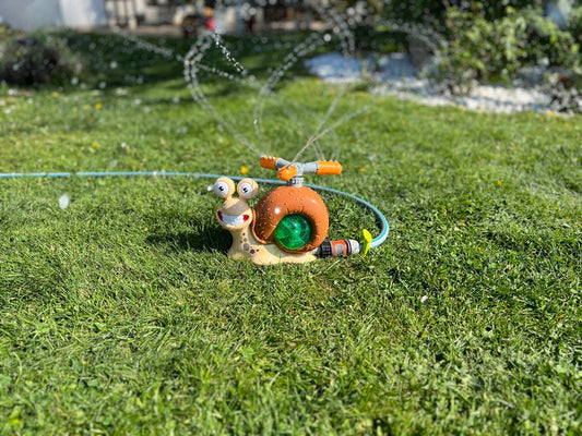 GartenGlubschi – der fröhliche Schnecken‑Sprinkler für heiße Sommertage
