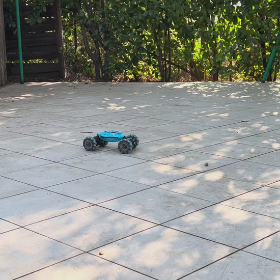 FunWheelz RC Stuntauto mit Gestensteuerung und 360° Stunts im Praxiseinsatz