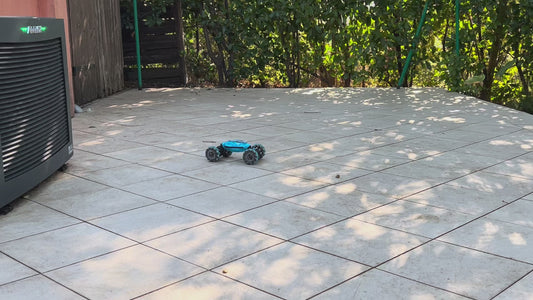 FunWheelz RC Stuntauto mit Gestensteuerung und 360° Stunts im Praxiseinsatz
